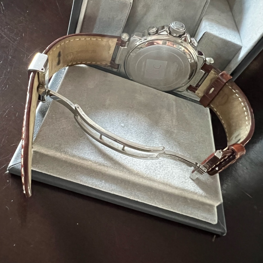 GUESS Collection GC30000 Watch - Picture 4 of 7